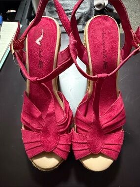 American Eagle Outfitters Hot Pink Suede T-Strap Wedge Sandals